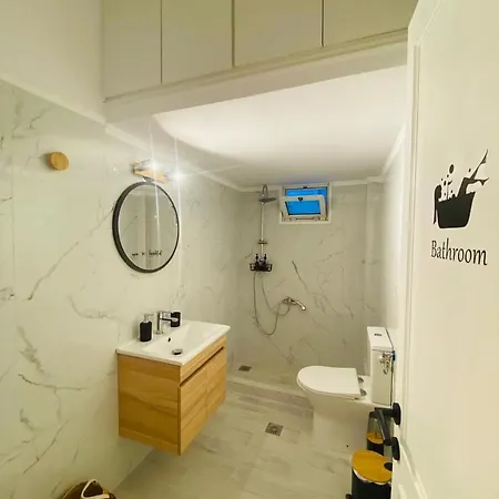 Ikies A&a & Apartman Néa Mudaniá